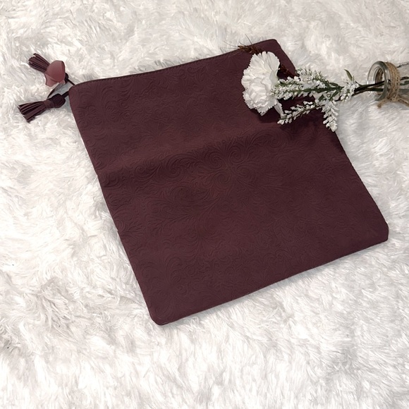 Ion Color Brilliance wine colored velvet clutch fold over bag - Picture 2 of 9